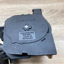 2208600285 0006 6236  Front seatbelt Mercedes-Benz S W220
