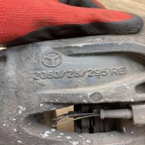 706028295RE A2115400008  Front brake caliper Mercedes-Benz E W211