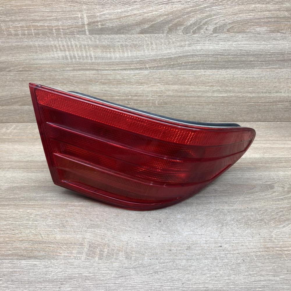 A2108200164   Rear/tail lights Mercedes-Benz E W210
