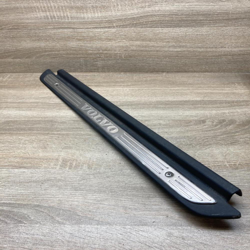 30818430 30818426  Front sill trim cover Volvo S40, V40