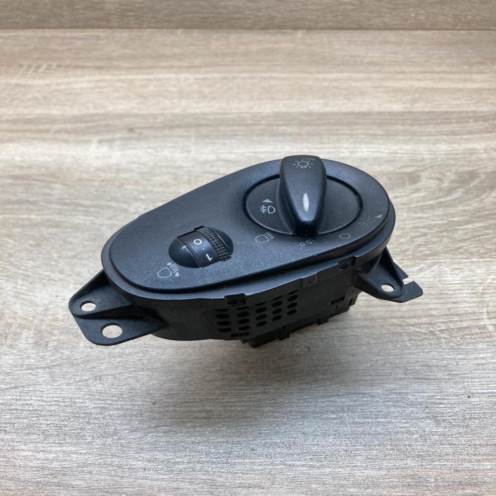 98AG 13A024 CH   Light switch Ford Focus