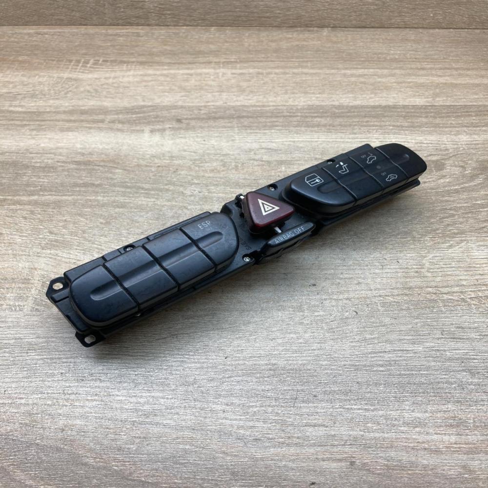 2038209310   Hazard light switch Mercedes-Benz C W203