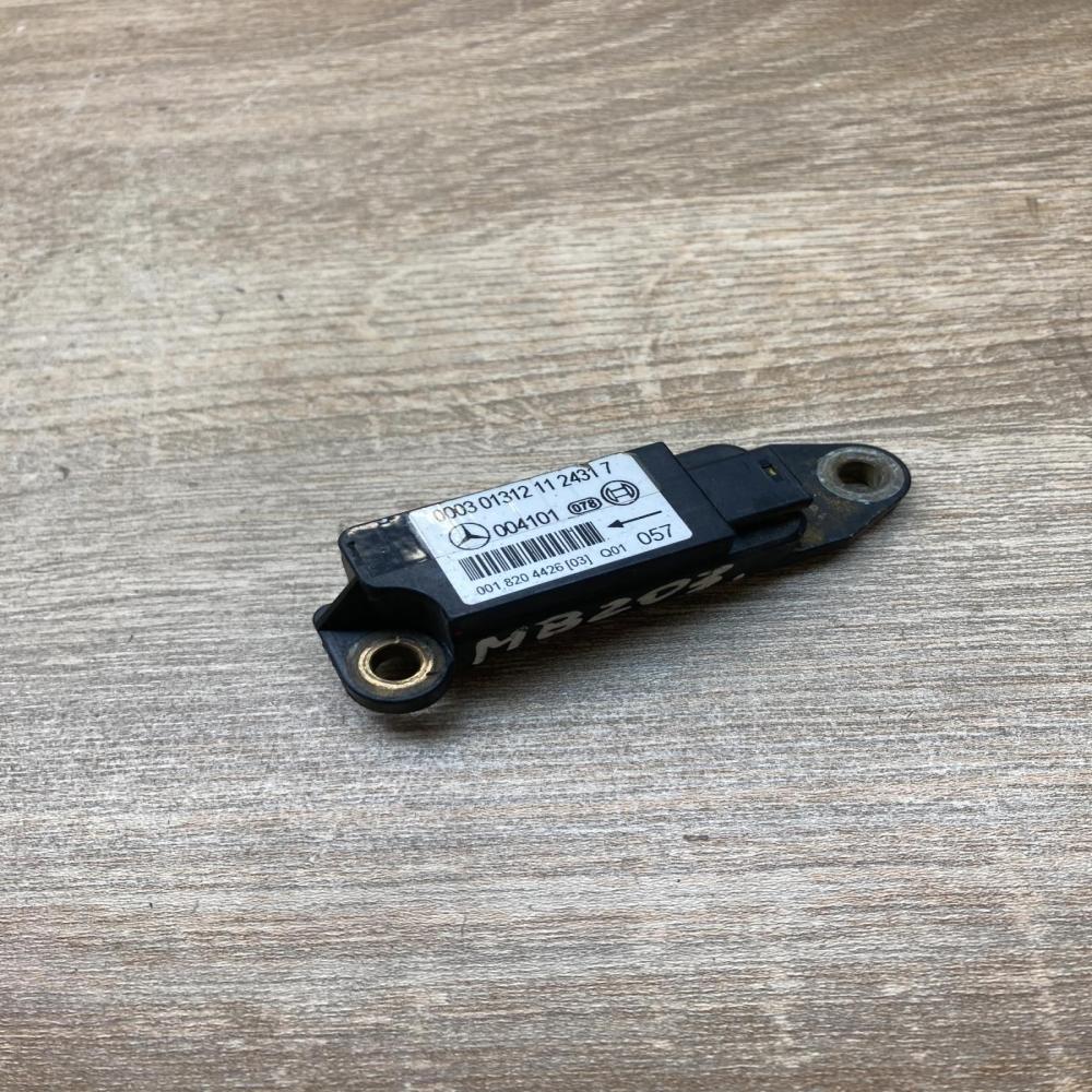 0018204426   Airbag deployment crash/impact sensor Mercedes-Benz C W203