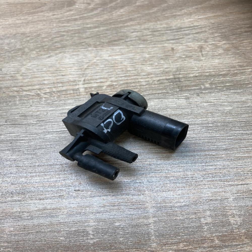 1J0906283C   Turbo solenoid valve Volkswagen Golf IV