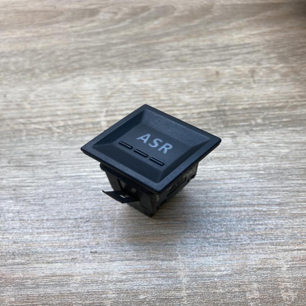 7E0927133   ESP (stability program) switch Volkswagen Transporter - Caravelle T5