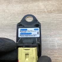 77970 SDN A812 M1   Airbag deployment crash/impact sensor Honda CR-V