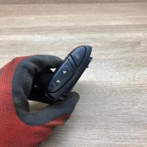86230 13010   Steering wheel buttons/switches Toyota Corolla Verso E121
