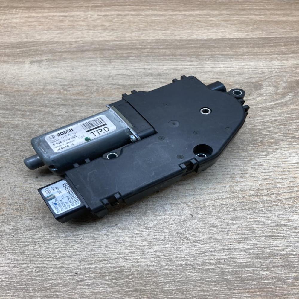 6004SA0005 F00HJ00571  Sunroof motor/actuator Honda CR-V