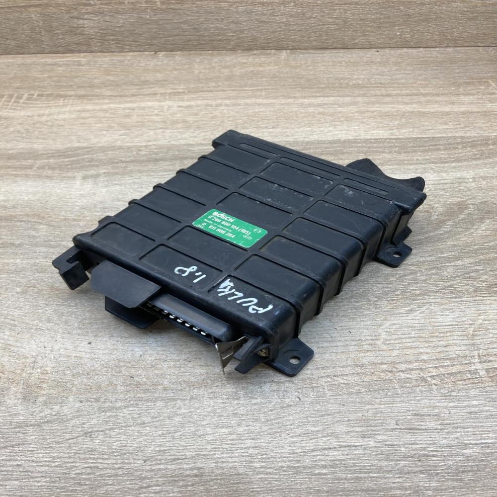 811906264 0280800104  Engine control unit/module ECU Audi 80 90 S2 B4