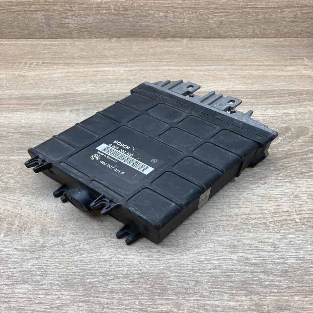 1H0907311F 0261200760  Engine control unit/module ECU Volkswagen Golf III