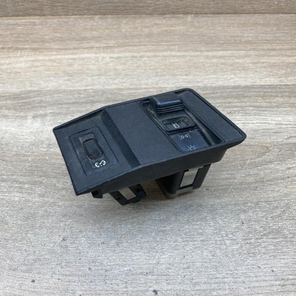 1384005 38813705  Light switch BMW 5 E34