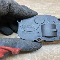 EFB330 05092008 K9749005 Air flap motor/actuator Audi A4 S4 B8 8K