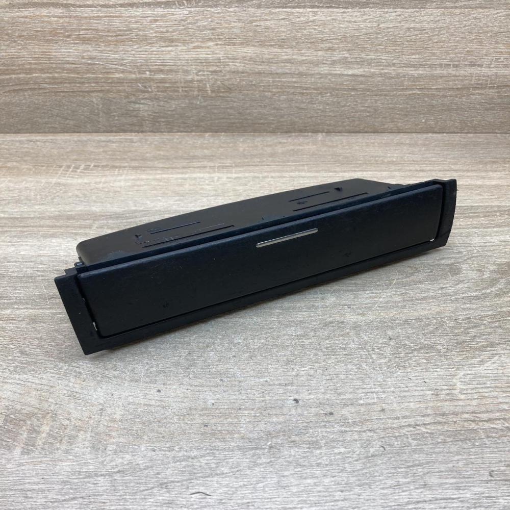 8202180 307180200  Car ashtray BMW 3 E46