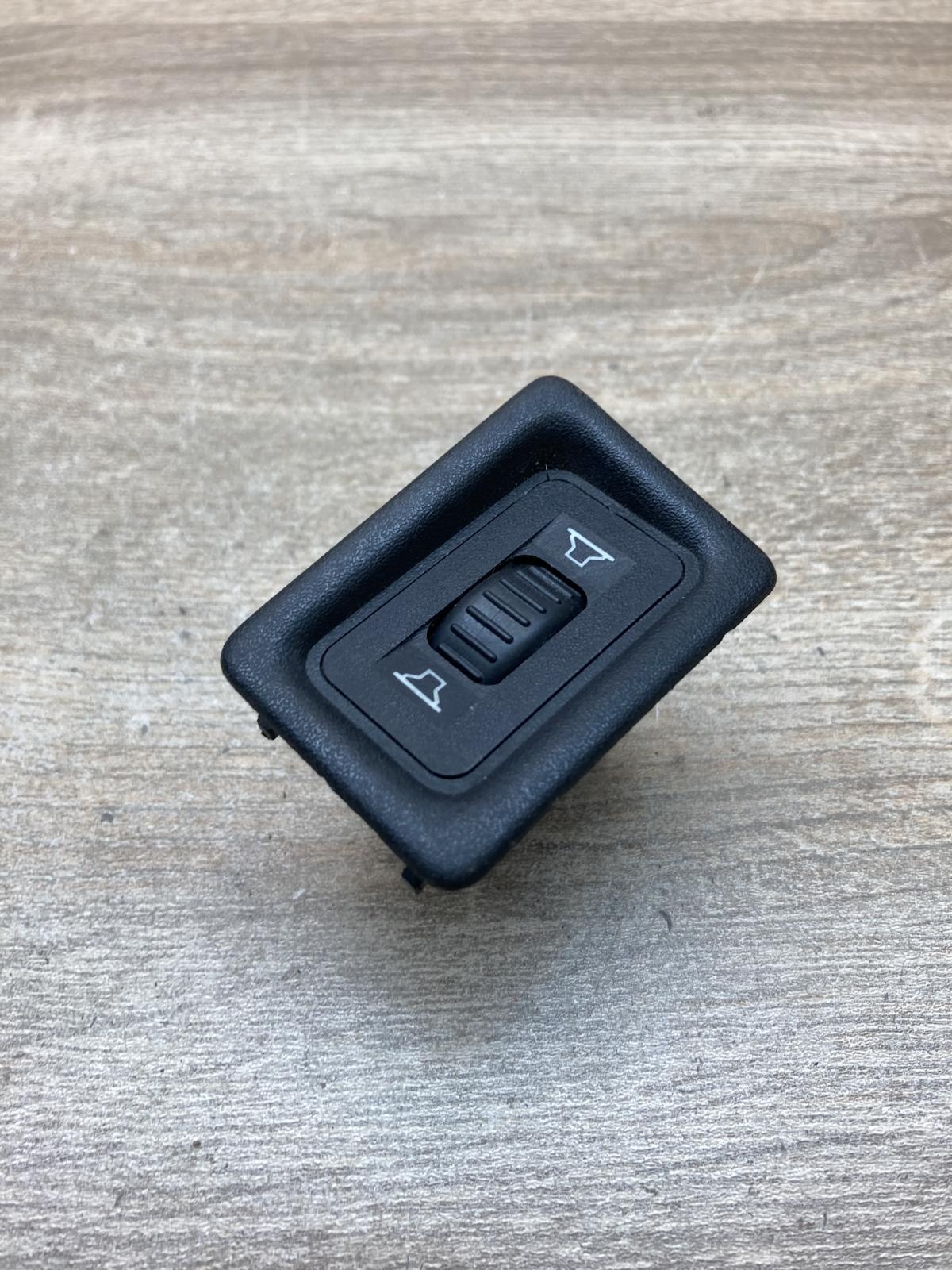 1379048   Other switches/knobs/shifts BMW 5 E34