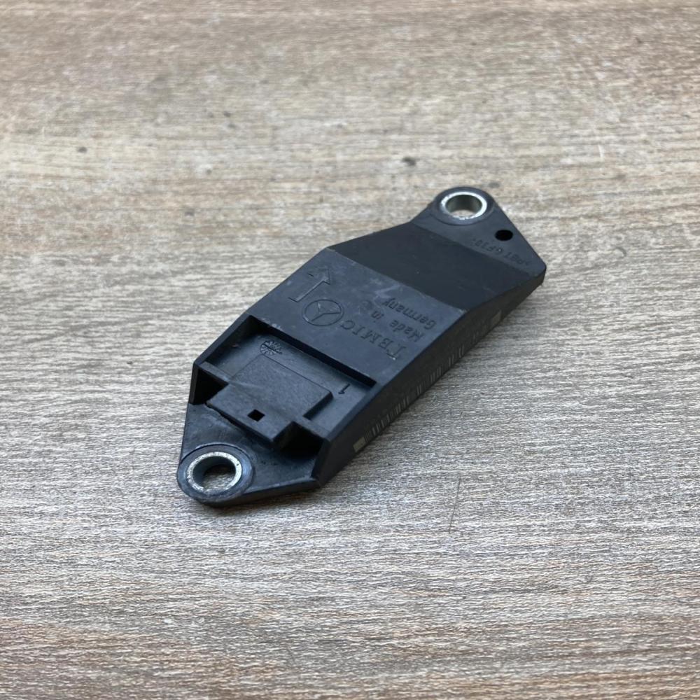 A0018209326   Airbag deployment crash/impact sensor Mercedes-Benz E W211