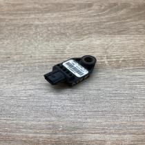 89174 05010   Airbag deployment crash/impact sensor Toyota Avensis T250