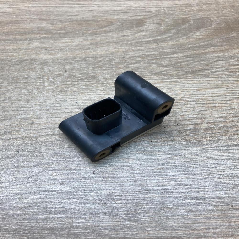 6911003   Airbag deployment crash/impact sensor BMW 1 E81 E87
