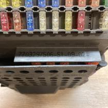 7703297506 7700821586  Fuse module Renault Laguna I