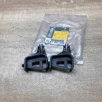 7701207528 160030363F  Radiator mount bracket Renault Laguna II