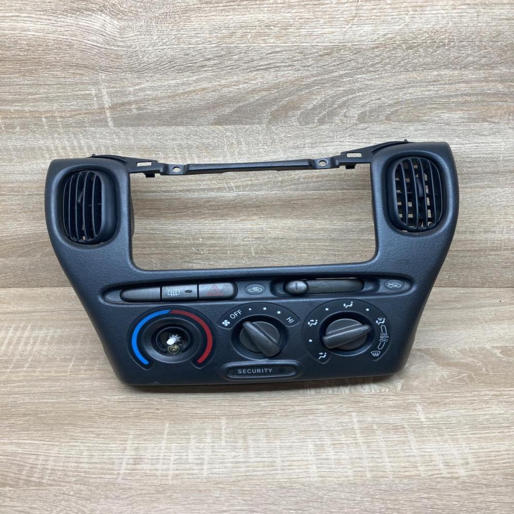 759138 7014 758277  Climate control unit Toyota Yaris Verso
