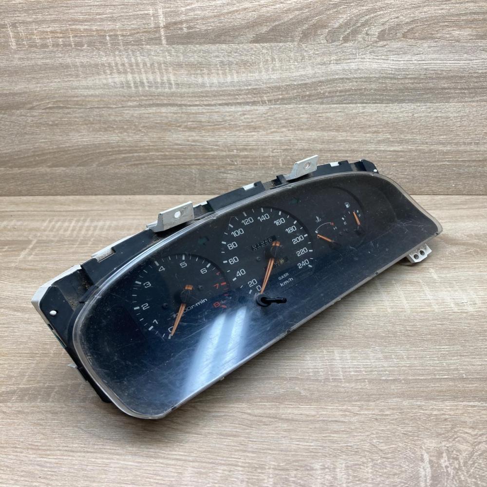 PLH57 GA5R  Speedometer (instrument cluster) Mazda MX-6