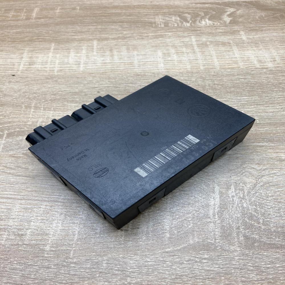 1C0962258AA 5ZA008215  Comfort/convenience module Skoda Octavia Mk2 (1Z)