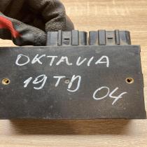1C0962258AA 5ZA008215  Comfort/convenience module Skoda Octavia Mk2 (1Z)