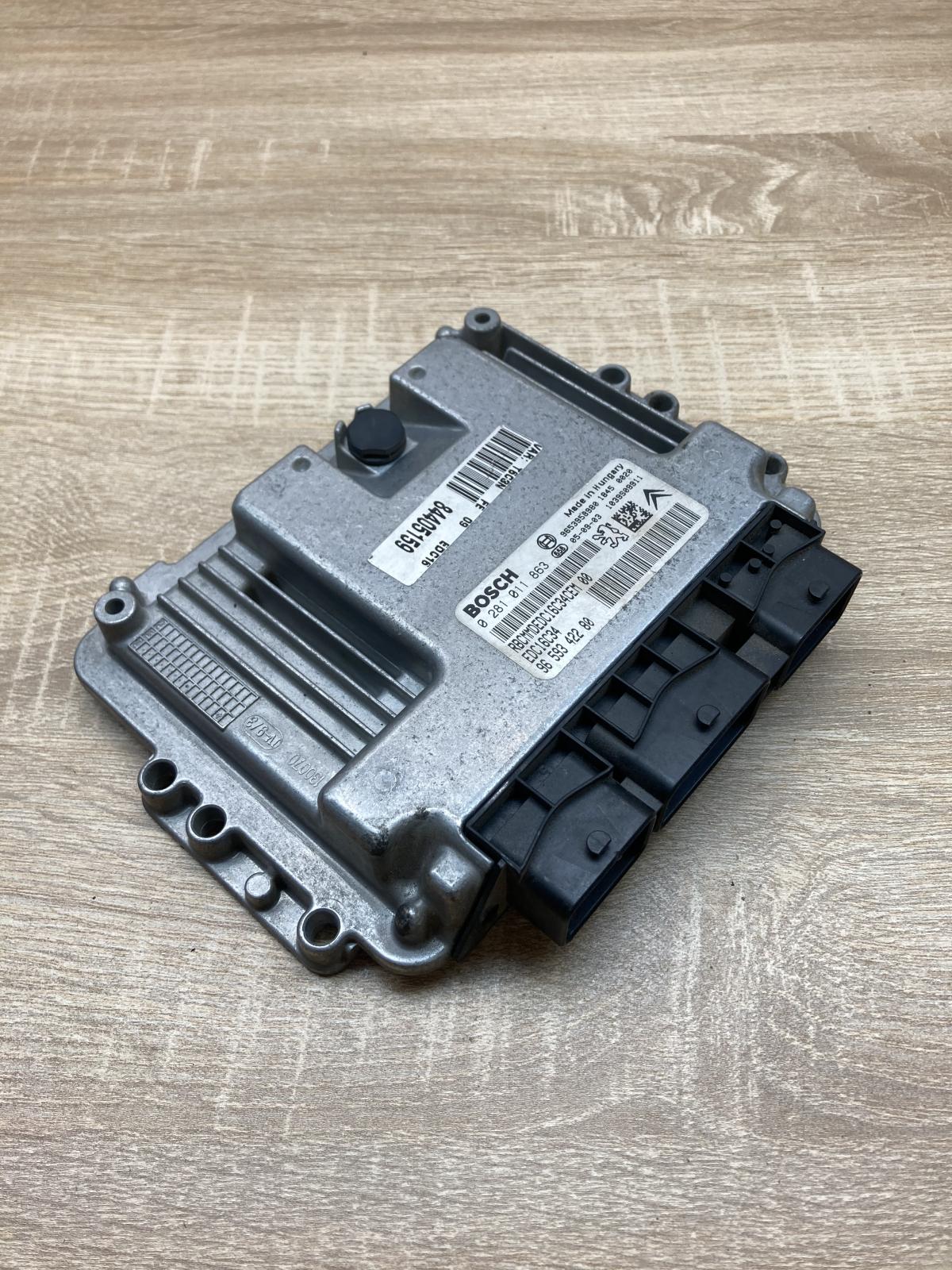 9659342280 0281011863  Engine control unit/module ECU Peugeot 307