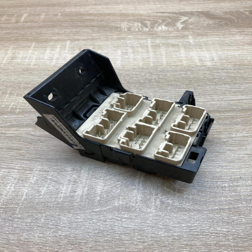 827340 5020   Fuse box set Toyota Corolla Verso AR10