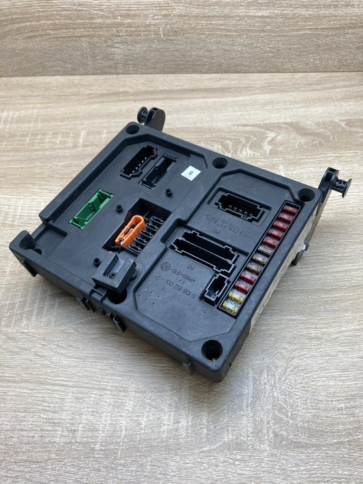 7MO962258F S108145300E  Fuse module Volkswagen Sharan