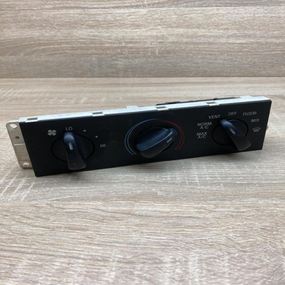 F2DH 19C733 AB 04000500  Climate control unit Ford Taurus