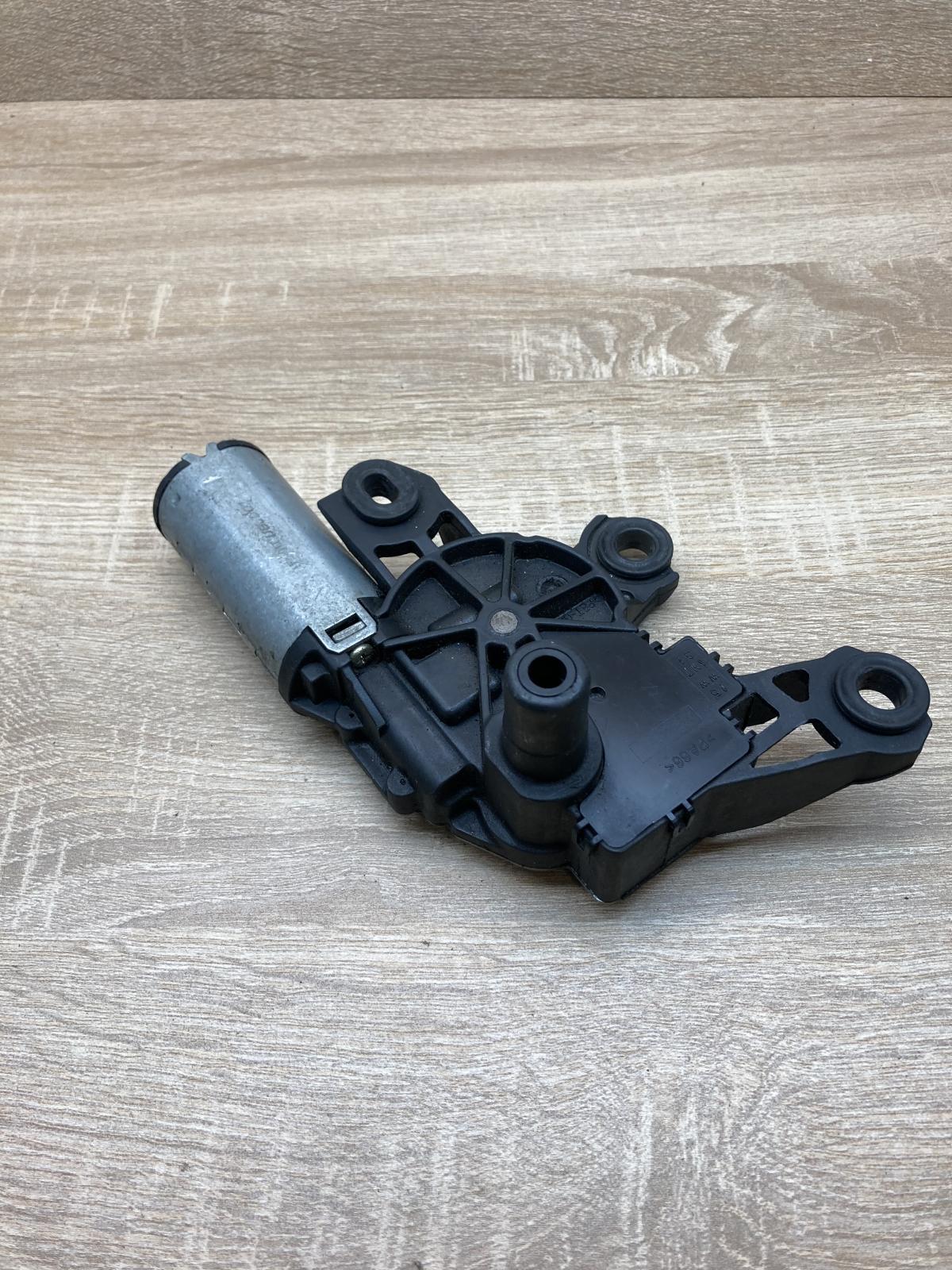 110741   Rear window wiper motor Audi A3 S3 8L