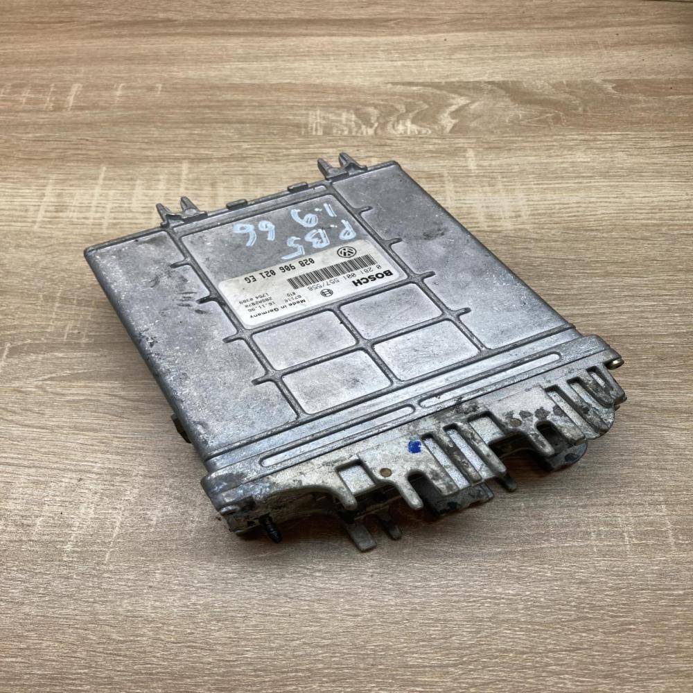 028906021EG 0281001557  Engine control unit/module ECU Volkswagen PASSAT B5