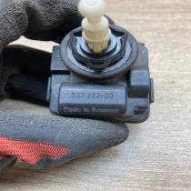 1H0941295C 007282  Headlight level adjustment motor Volkswagen Golf III