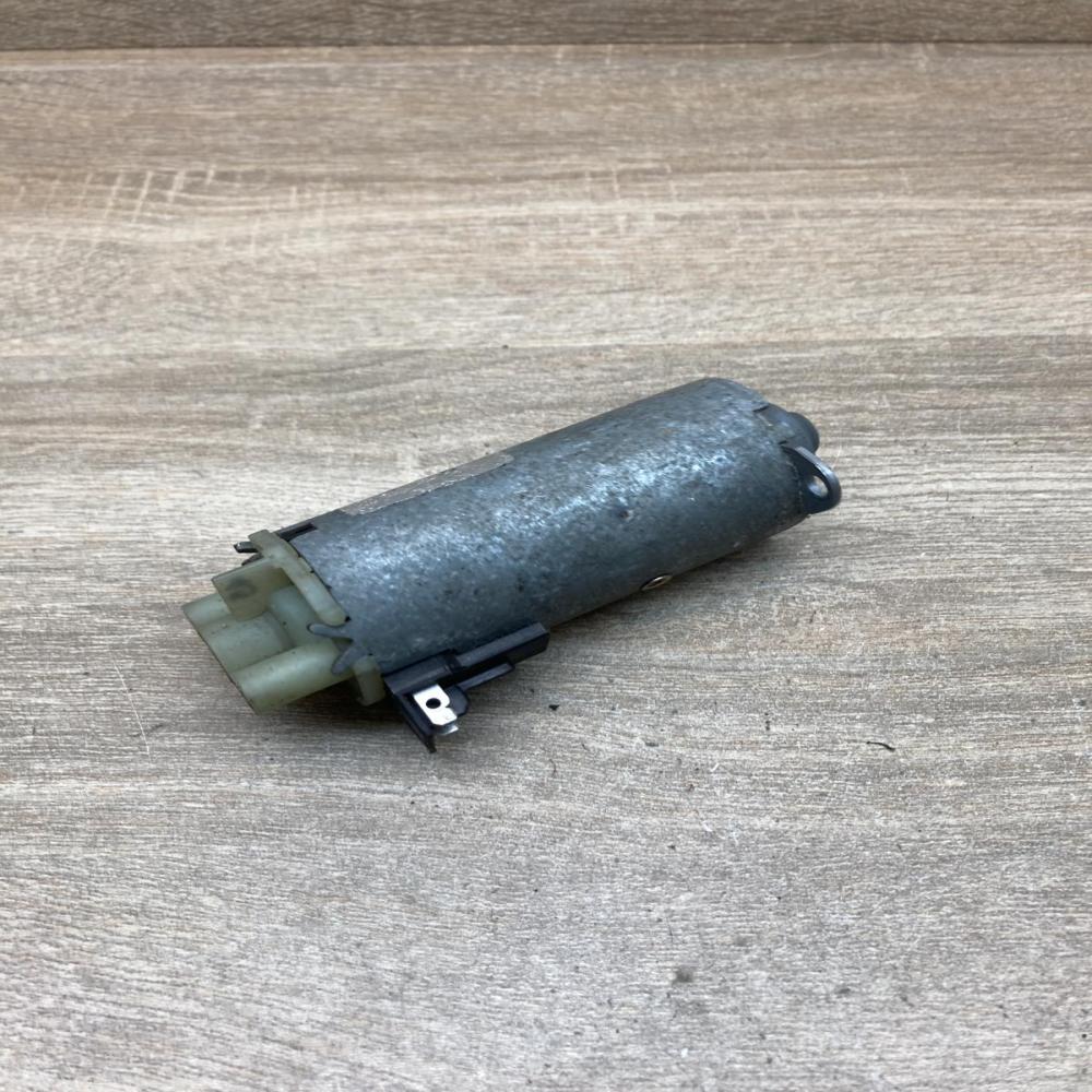 2208202542 0130002498  Seat adjustment motor Mercedes-Benz S W220