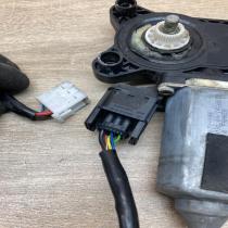 0536004902 0015409181 1 967332 1 Rear door window regulator motor Mercedes-Benz