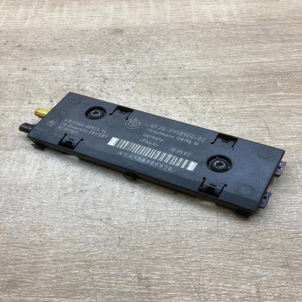 6958900 108196 10  Aerial antenna amplifier BMW 1 E81 E87