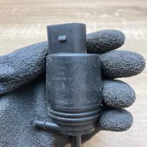 8377612 22557610  Windscreen/windshield washer pump BMW 5 E60 E61