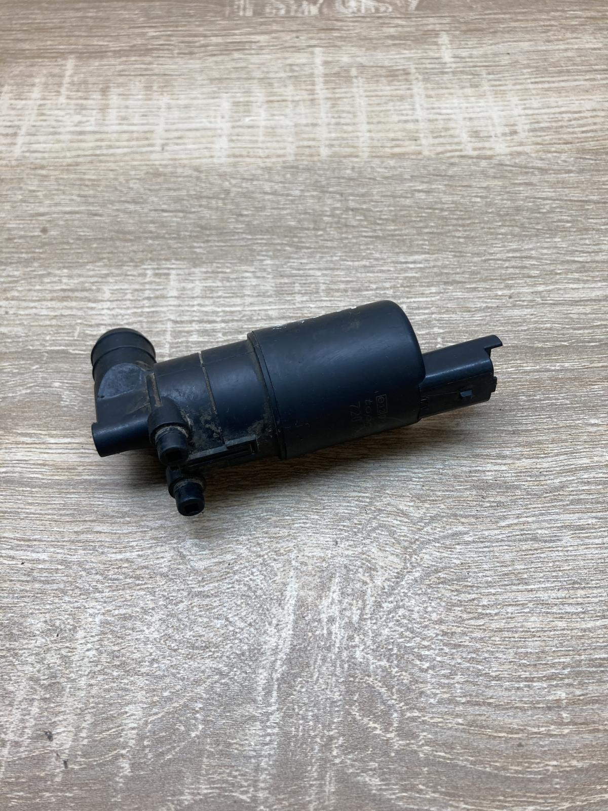 E13021168 720299  Windscreen/windshield washer pump Peugeot 307