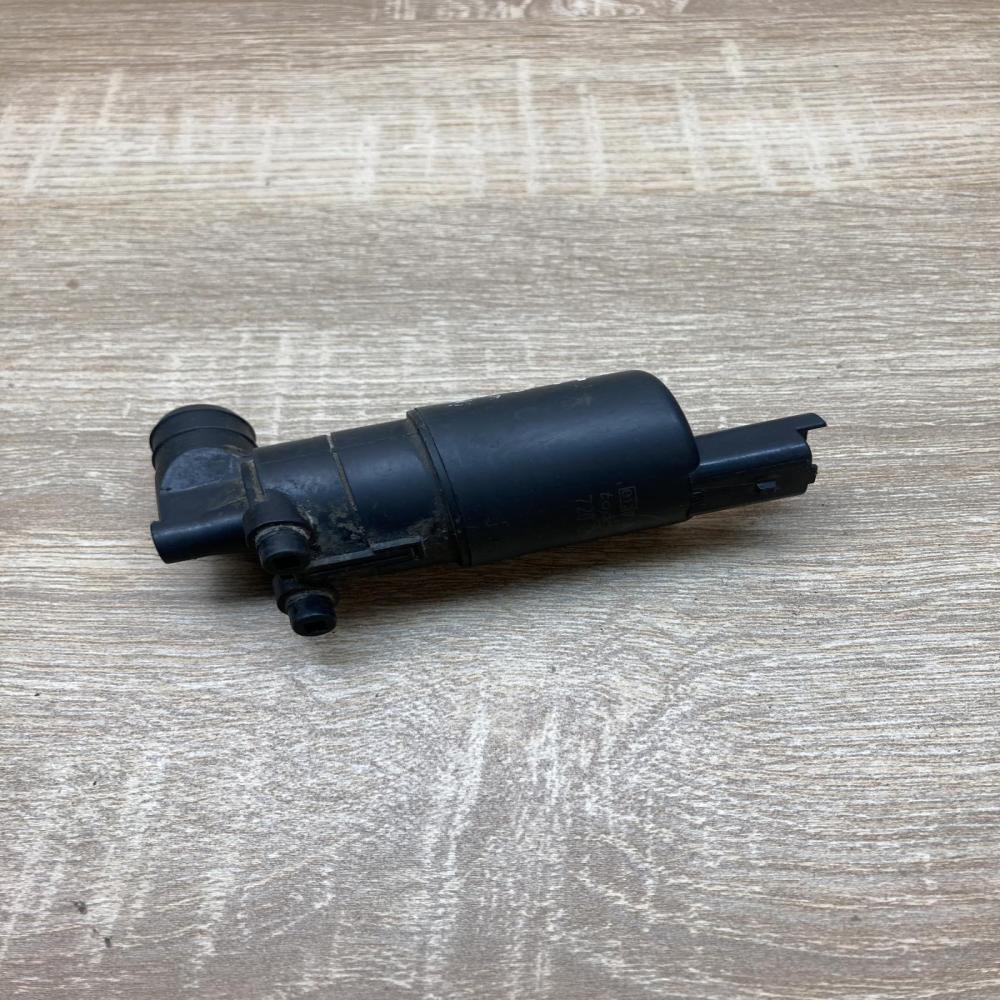 E13021168 720299  Windscreen/windshield washer pump Peugeot 307