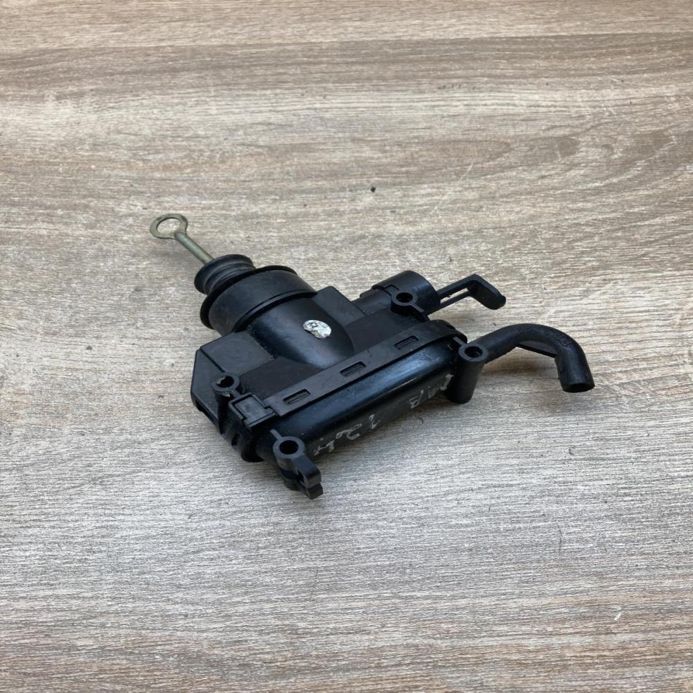 MB W124 Central motor   Central locking motor Mercedes-Benz E W124