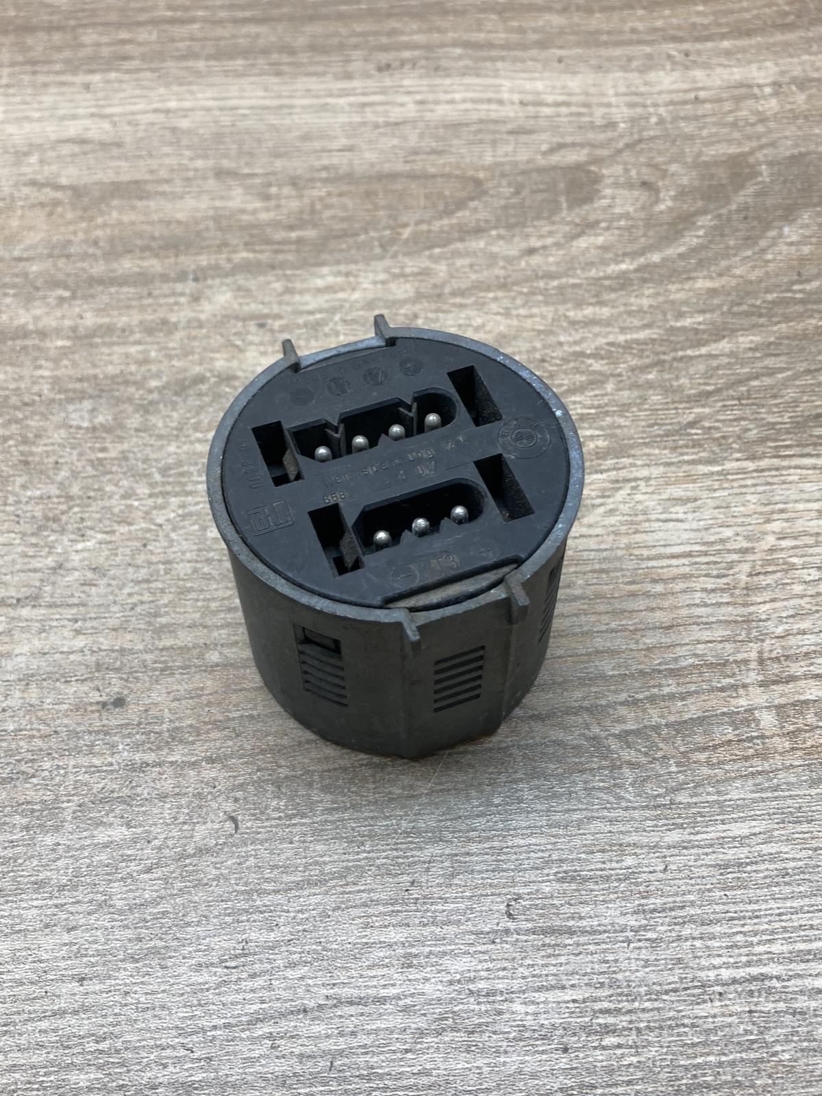 1378017   Parking PDC sensor speaker BMW 5 E34