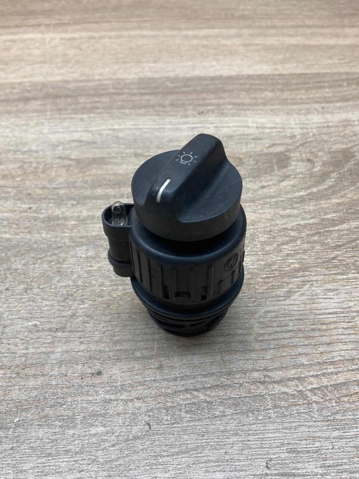 1387051 04050000  Light switch BMW 3 E36