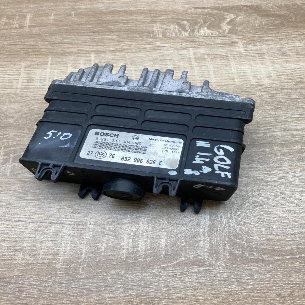 032906026E 0261203304  Engine control unit/module ECU Volkswagen Golf III