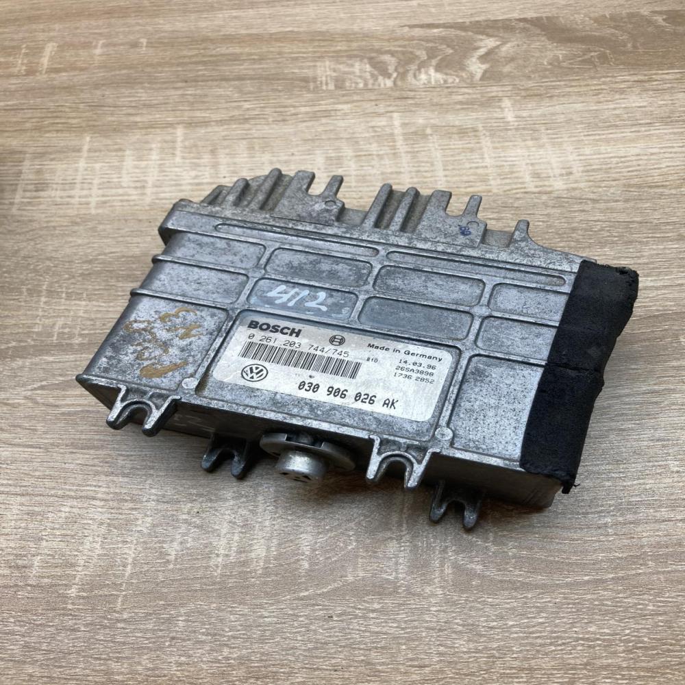 030906026AK 0261203744  Engine control unit/module ECU Volkswagen Polo III 6N 6N
